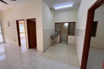 Cheap Suria Apartment Damansara Damai