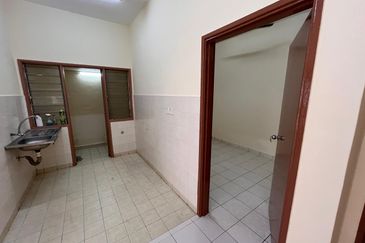 Cheap Suria Apartment Damansara Damai