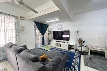 3 storey Terrace House Taman Dagang for Sale