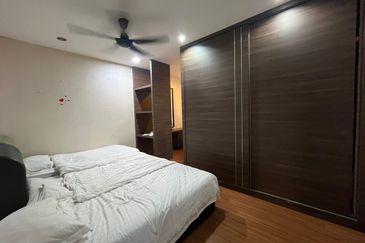 Renovated 3 Story Corner Terrace at D'Impian Tropika