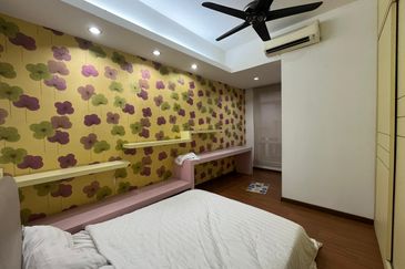 Renovated 3 Story Corner Terrace at D'Impian Tropika