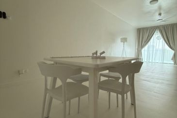 Condominium @ Emerald Residence 