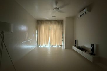 Condominium @ Emerald Residence 