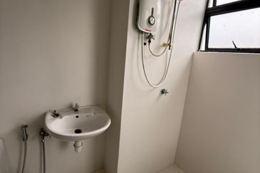 Condominium @ Emerald Residence 