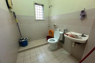 SL 6, Bandar Sungai Long