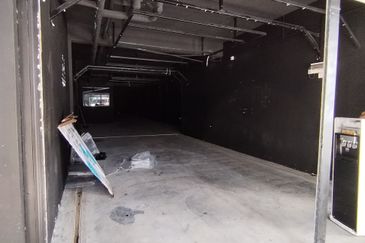 Balakong shoplot Batu 11 Cheras Ground Floor 