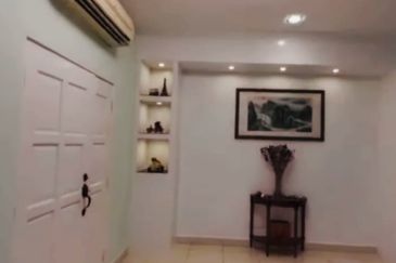 2.5 Storey House Taman Prima Tropika Seri Kembangan 