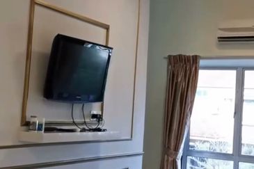 2.5 Storey House Taman Prima Tropika Seri Kembangan 