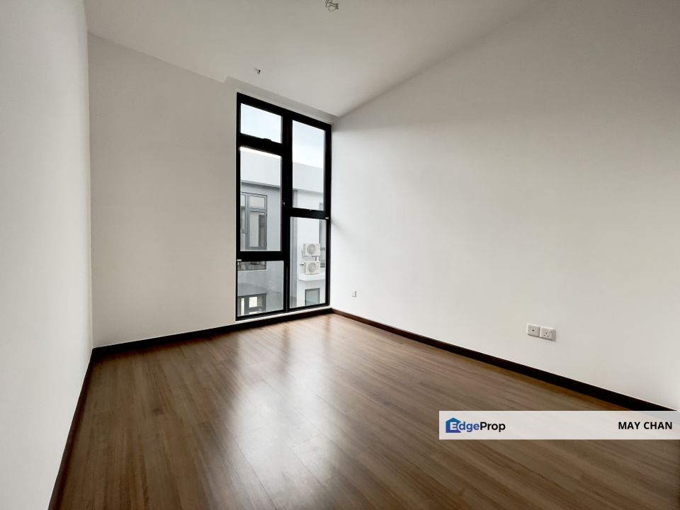 Brand New 3 Storey House ( Dual Key) Taman Puchong Legenda, Selangor, Puchong