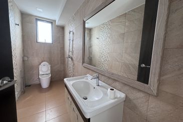 3 Storey bungalow bandar mahkota cheras Cheras