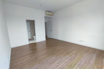 3 storey cluster semid at Parkfield Tropicana Heights