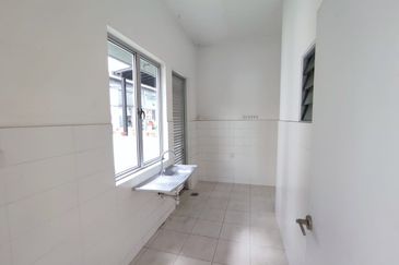 3 storey cluster semid at Parkfield Tropicana Heights