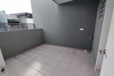 3 storey cluster semid at Parkfield Tropicana Heights