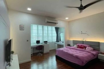 3 Storey Endlot Superlink @ Taming Indah 2, Sungai Long