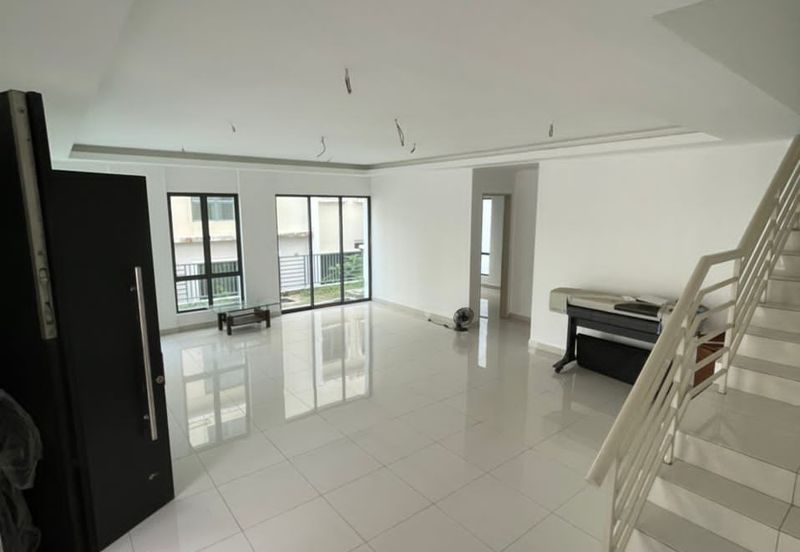 3 Storey Semi D, Corner unit, Mahkota Hill Cheras