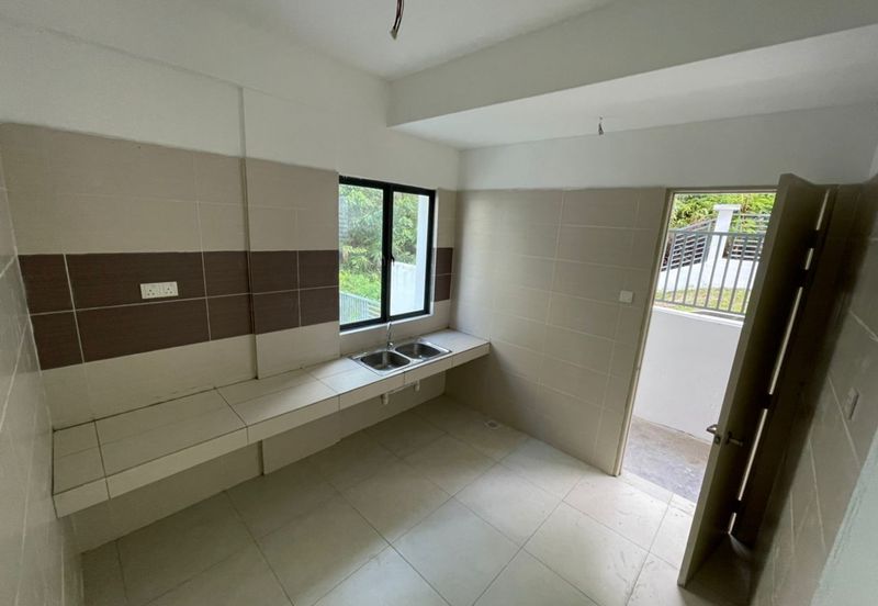 3 Storey Semi D, Corner unit, Mahkota Hill Cheras