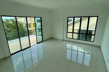 3 Storey Semi D, Corner unit, Mahkota Hill Cheras