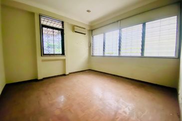 2 Storey Semi D Taman Desa KL 