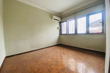 2 Storey Semi D Taman Desa KL 