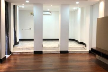 Luxury Corner Bungalow In Bangsar Hill