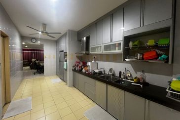 2.5 sty terrace endlot @ taman damai utama puchong