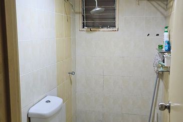 2.5 sty terrace endlot @ taman damai utama puchong