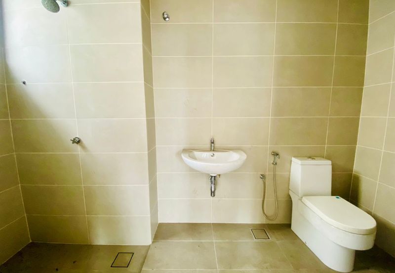 3 Storey Semi D @ Desa Hill Villas, Desa petaling 