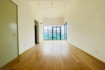 3 Storey Semi D @ Desa Hill Villas, Desa petaling 