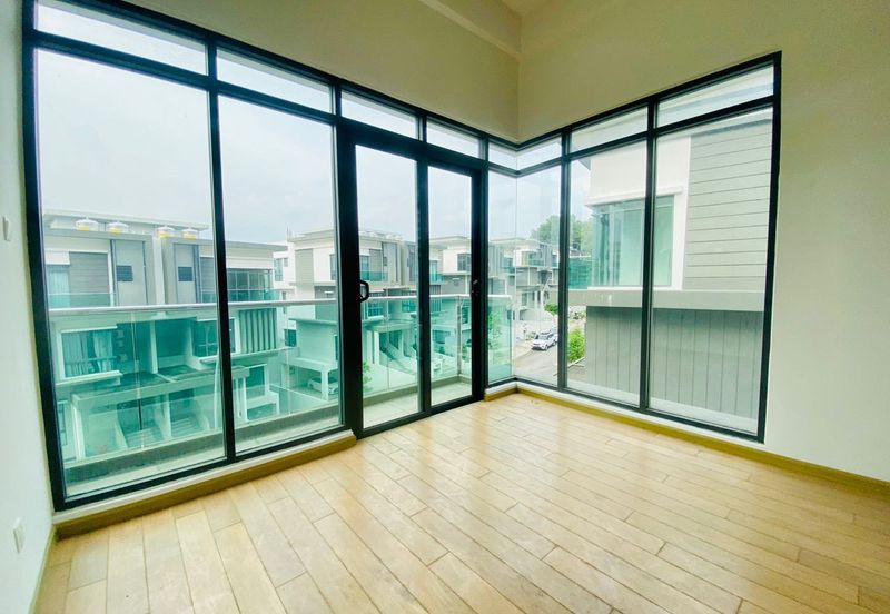 3 Storey Semi D @ Desa Hill Villas, Desa petaling 