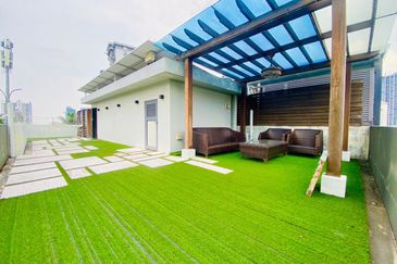 Corner Freehold 3 Storey Semi D @ Desa Hill Villas, Desa petaling 