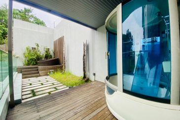 Corner Freehold 3 Storey Semi D @ Desa Hill Villas, Desa petaling 