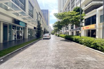 Pavilion 2 Signature Shop Bukit Jalil  3 Storey Shop Lot with Private Lift