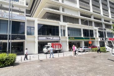 Pavilion 2 Signature Shop Bukit Jalil  3 Storey Shop Lot with Private Lift