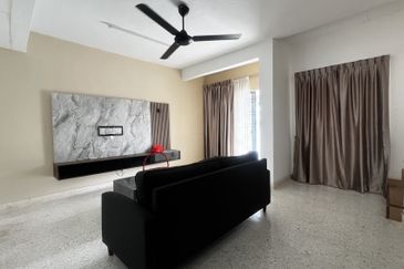 Taman Bukit Belimbing Balakong 2 Storey Terrace House 