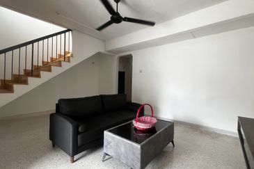 Taman Bukit Belimbing Balakong 2 Storey Terrace House 