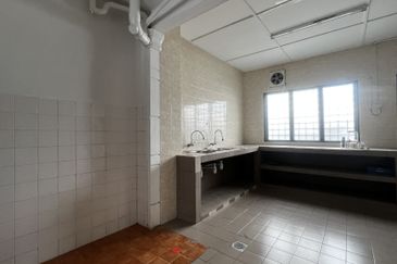 Taman Bukit Belimbing Balakong 2 Storey Terrace House 