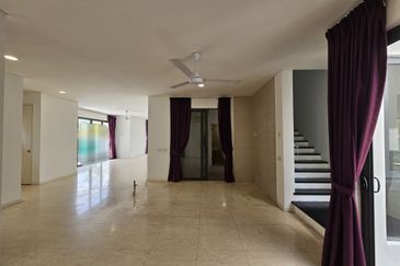 3 Storey Lake View Semi-D  @ Lakefields Sg Besi