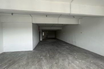 4 Sty shoplot Facing main road @ Batu 11 Cheras