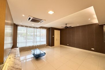 3 Storey Terraced House Mont Kiara