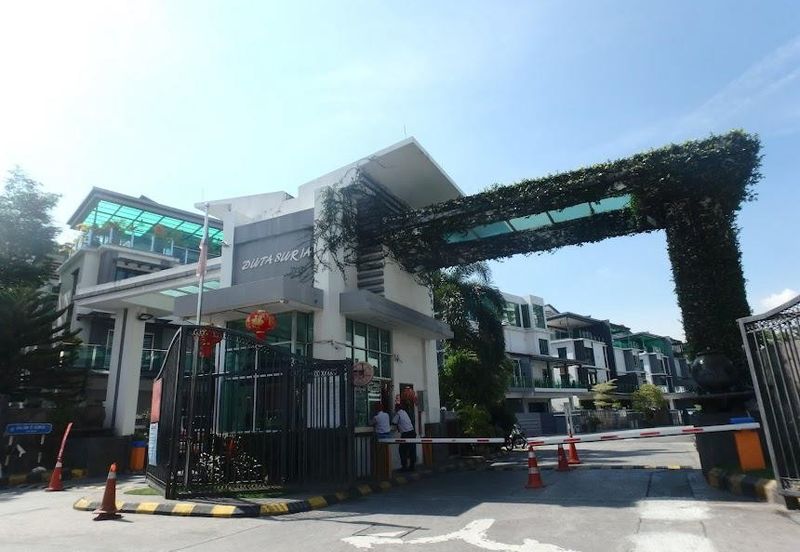 3.5 Storey Superlink @ Taman Duta Suria, Ampang