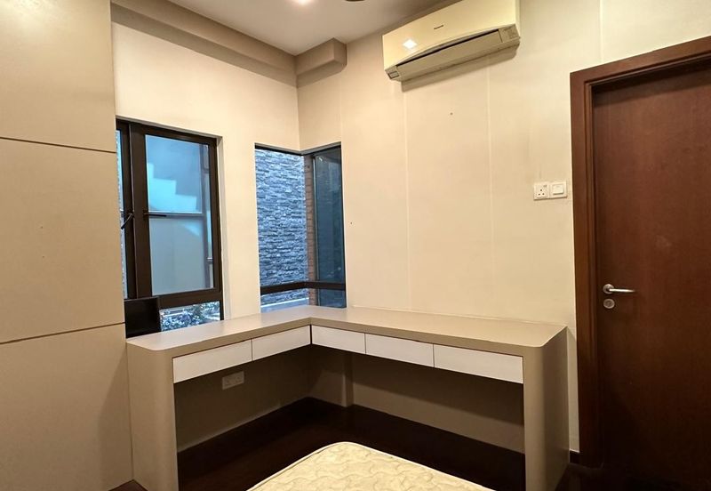 3.5 Storey Superlink @ Taman Duta Suria, Ampang