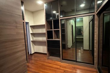 3.5 Storey Superlink @ Taman Duta Suria, Ampang