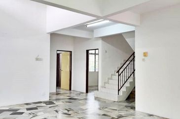 1.5 storey Semi-D - Bandar Rinching Sek 3, Semenyih