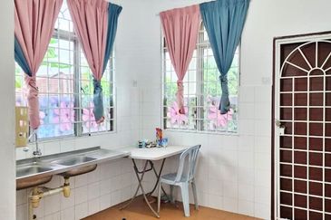 1.5 storey Semi-D - Bandar Rinching Sek 3, Semenyih