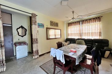 2 sty bungalow corner lot - Taman Bukit Cheras, Cheras KL
