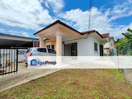  End Lot With Extra Land , Jalan Permai 1 , Selangor, Sepang