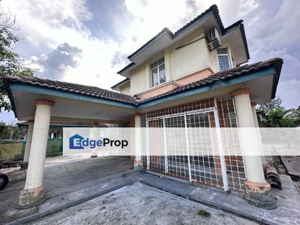 Bungalow Double Storey House At Taman Tasik, Selangor, Semenyih