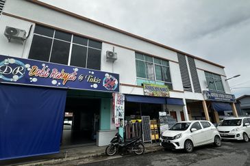 For Sale – 2 Storey Shop Lot (Papar)