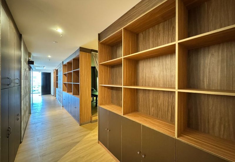 Sutera Avenue Office/Retail Lot For Rent