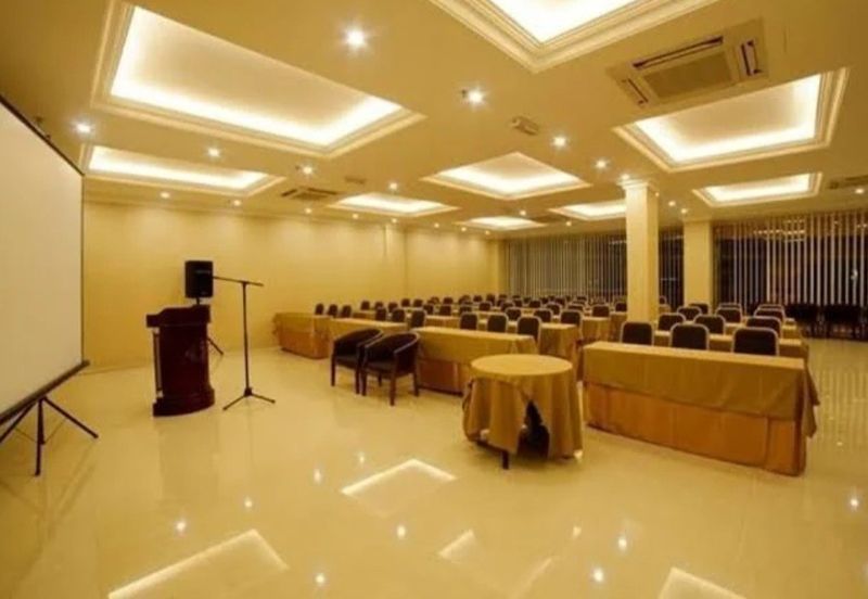 HOTEL & CAFE -Sell with business  4 Storey building Jalan Kelang Lama, Kuala Lumpur for sale 